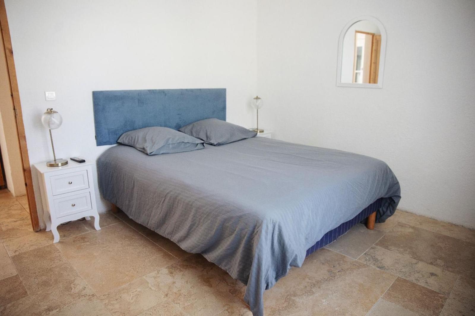 Notre Dame Des Anges Appartement Lurs Buitenkant foto